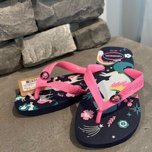 Havaianas Unicorn print thong,textured rice pattern rugged sole,summer flip flop
